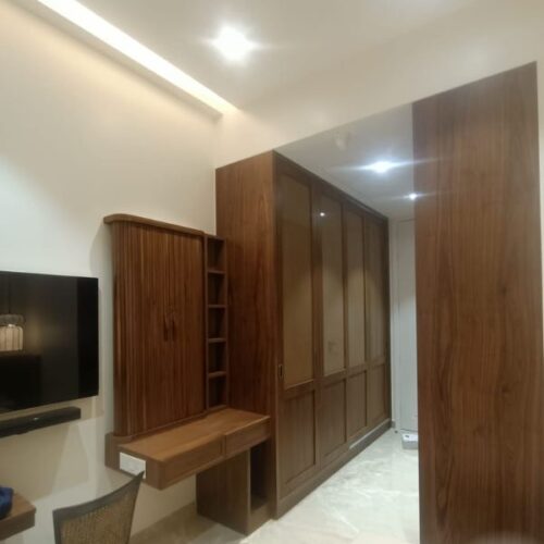 Master Bedroom Wooden Design Wardrobe