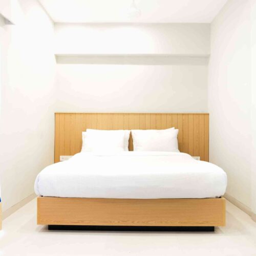 WOODEN BED, Modern Double Size Bed